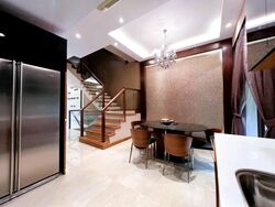 Holland Link (D10), Terrace #503549141